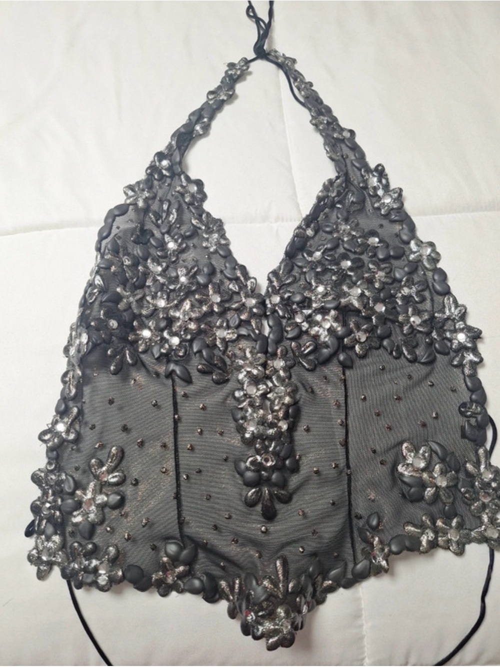 Ema Savahl top